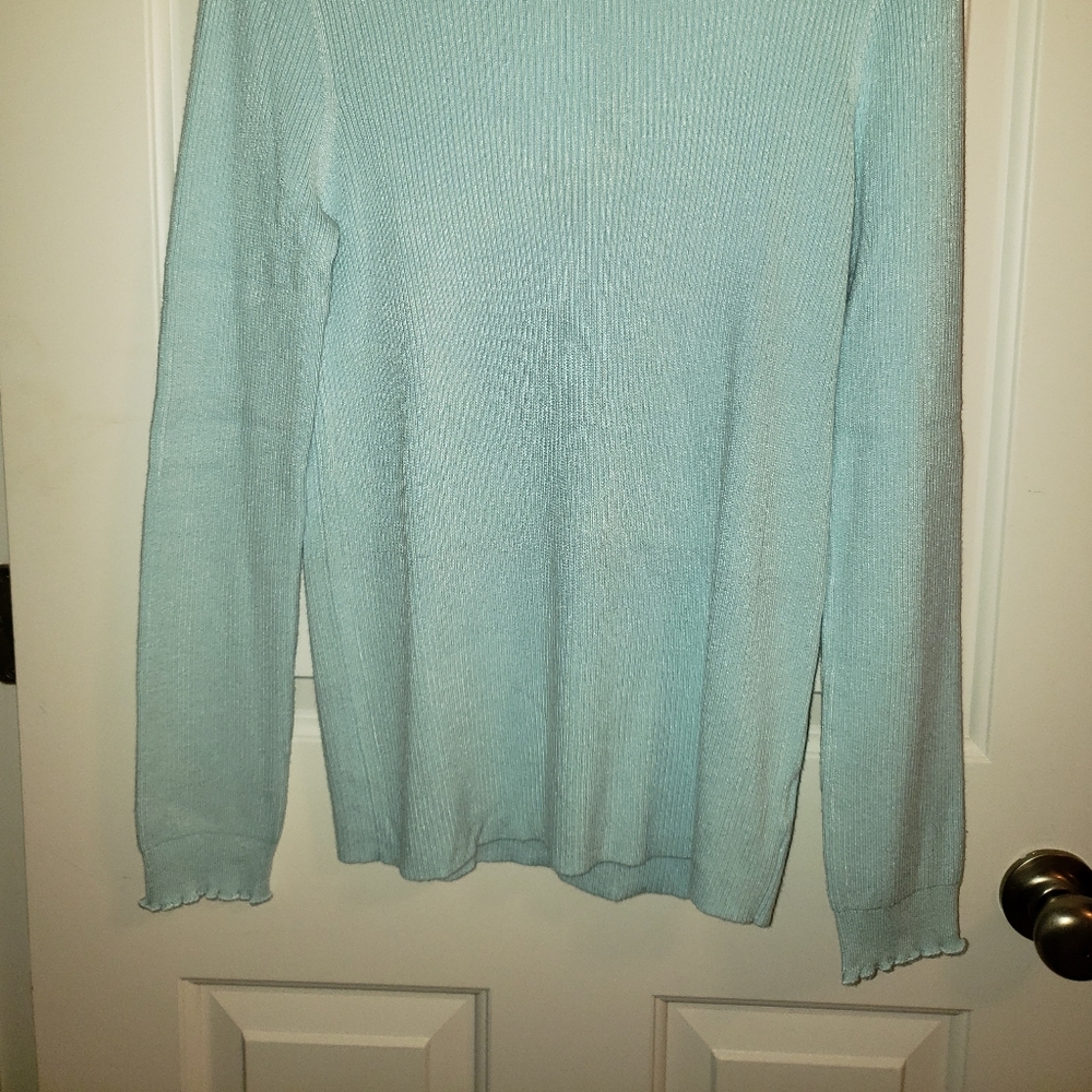 Time and Tru light weight sweater
